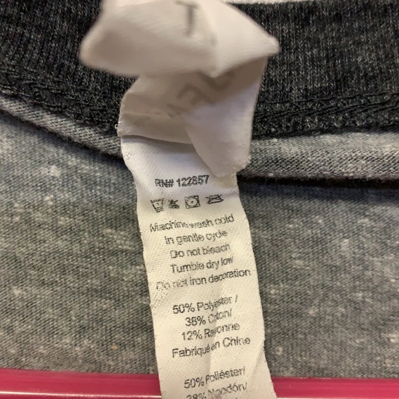 🛍️5/$20🛍️ Budweiser raglan tee - Picture 4 of 4